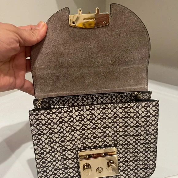 FURLA METRÓPOLIS PRINTED LEATHER‎ Cream shoulder bag